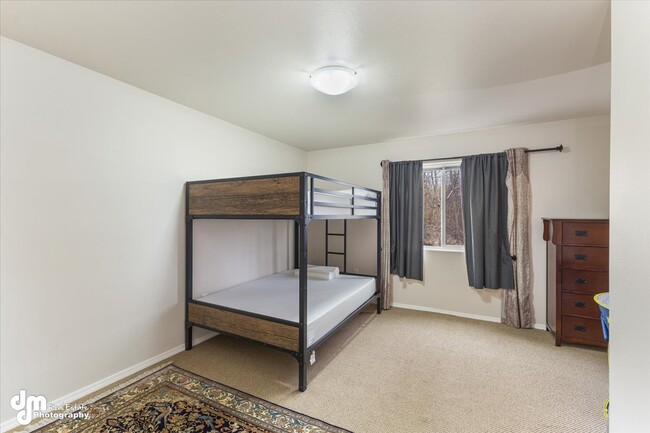 Building Photo - 4051 E Birch View Dr
