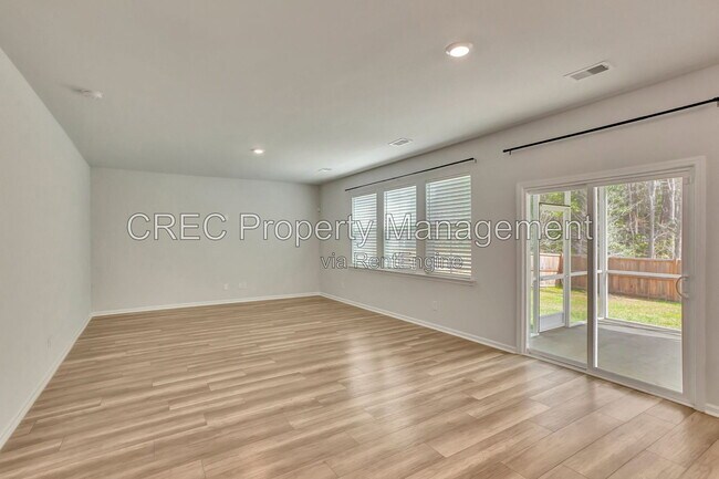 Building Photo - 146 Red Blf St