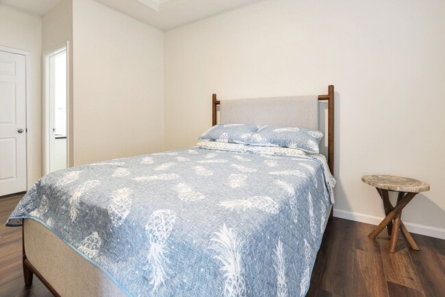 Building Photo - Bright & Airy, Newly Remodeled 3BR/2BA Condo