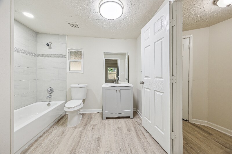 Building Photo - 2511 Evergreen Dr