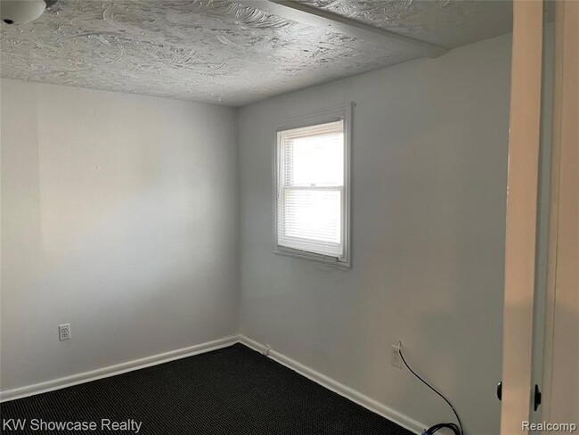 Building Photo - 4335 Territorial Rd