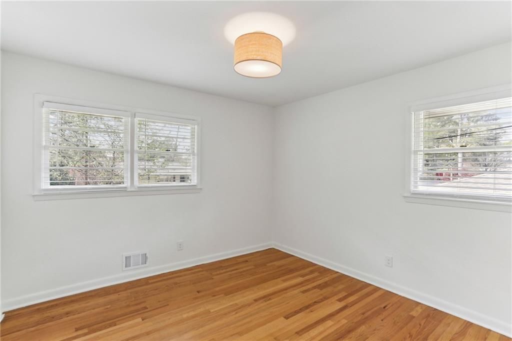 Building Photo - 2888 Bonanza Dr