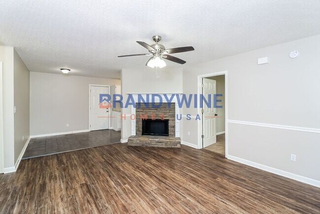 Building Photo - HOLIDAY SPECIAL!!! MOVE-IN BY 11/24 AND YO...