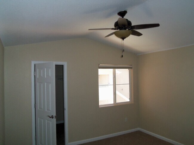 Building Photo - Highlands Ranch Condo 3 Bed 2 bath (46CO#201)