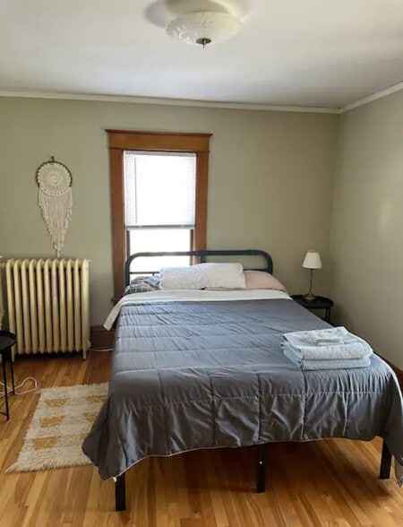 Bedroom 1 - 205 George St W