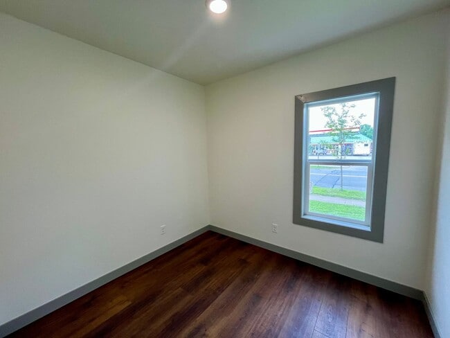 Building Photo - 3 Bed 1.5 Bath Single Family Home in Wausau