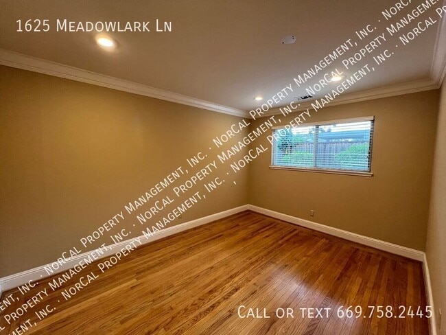 Building Photo - 1625 Meadowlark Ln