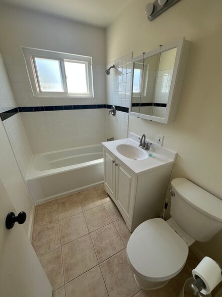 Bathroom - 2670 Montclair St