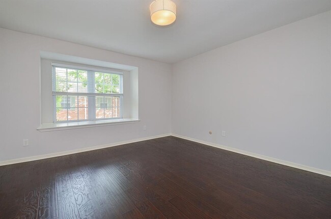 Building Photo - 1549 W Sam Houston Pkwy S
