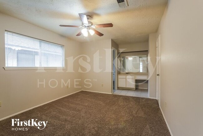 Building Photo - 6114 Knotty Post Ln