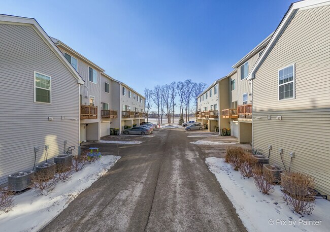 Building Photo - 2544 Alison Ave
