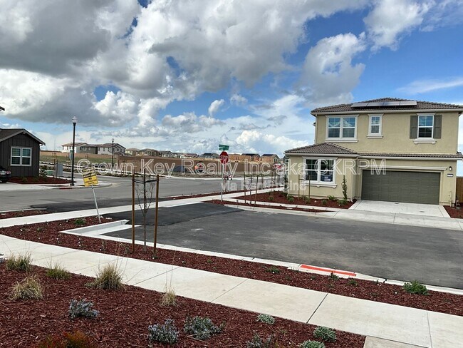 Building Photo - 7236 Diamond Ave