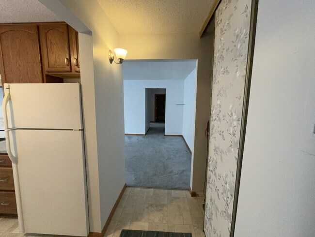 Building Photo - 4578 Cedar Lake Rd S