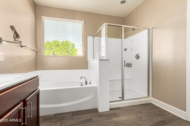 Building Photo - 9008 S 55th Dr