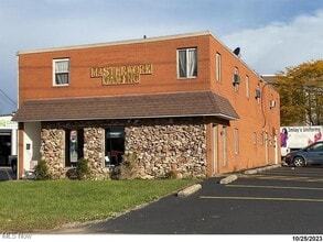 Building Photo - 579 Harding Rd