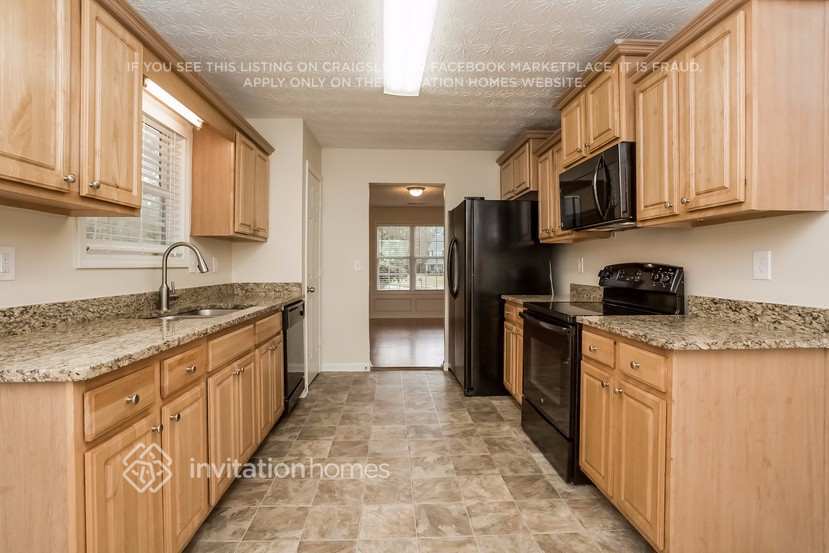 Building Photo - 85 Trelawney Pl