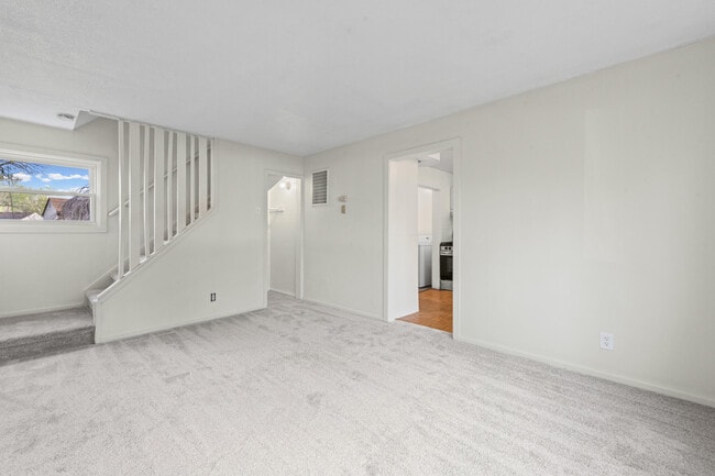 Building Photo - 31546 Alpena Ct