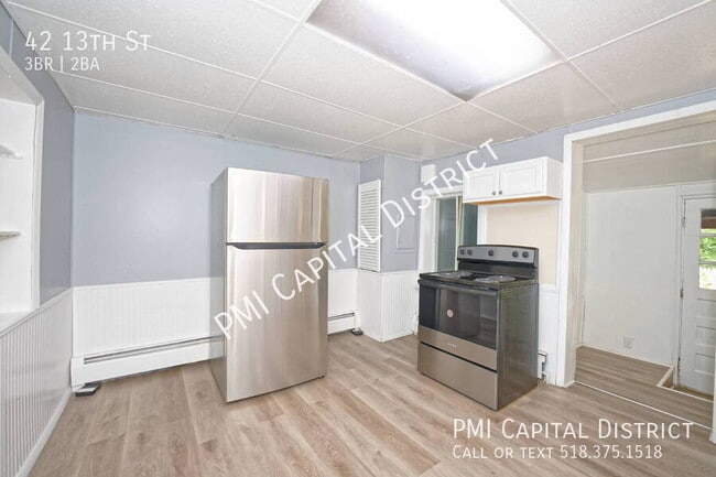 Building Photo - 42 13th St
