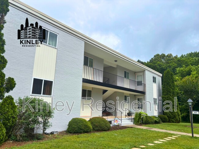 Building Photo - 3647 Spangenberg Ave