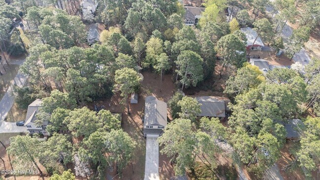 Building Photo - 521 N Hale St