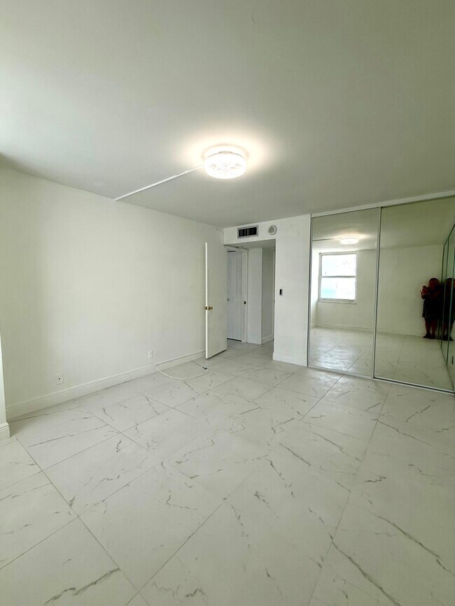 Building Photo - 111 Briny Ave