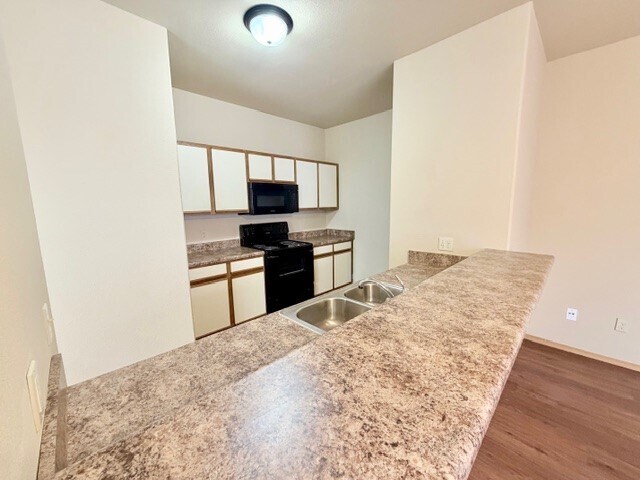 Building Photo - 1153 S Tottenham Ct