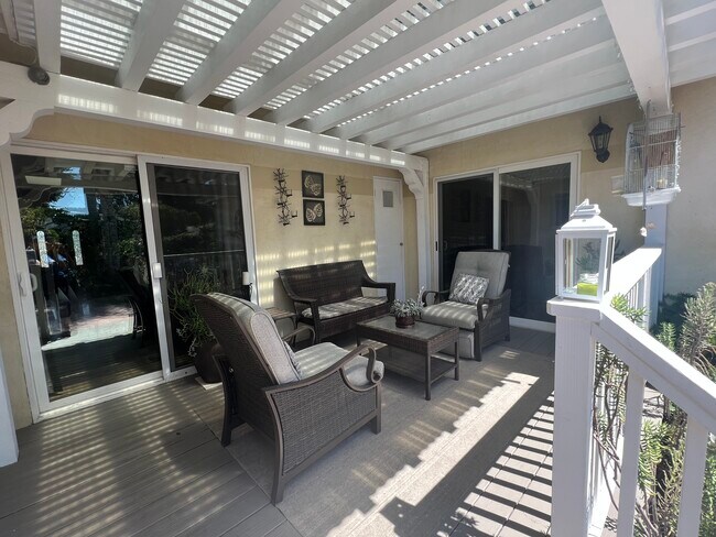 Covered Deck - 6947 Jellico Ave