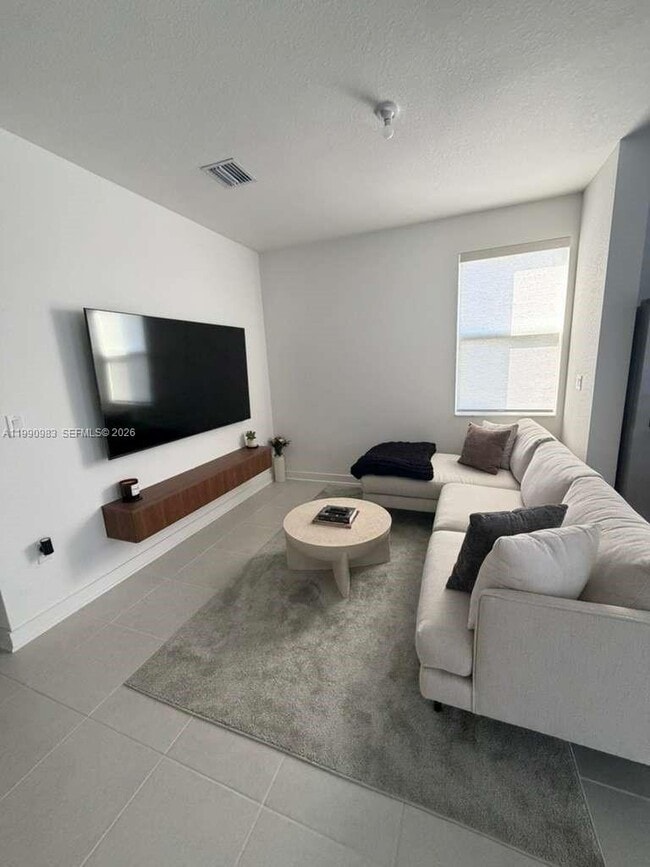 Building Photo - 11904 NW 24th Pl