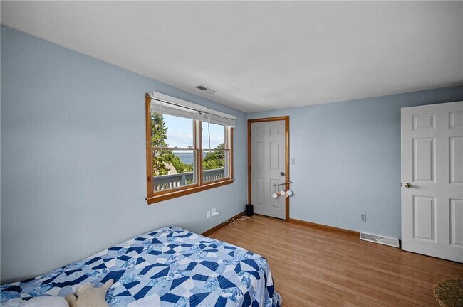 Building Photo - 98 Hobson Ave