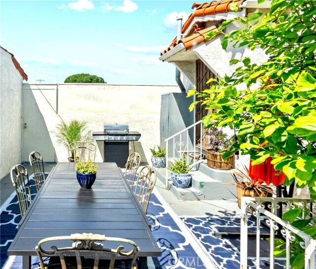 Building Photo - 9101 La Salle Ave