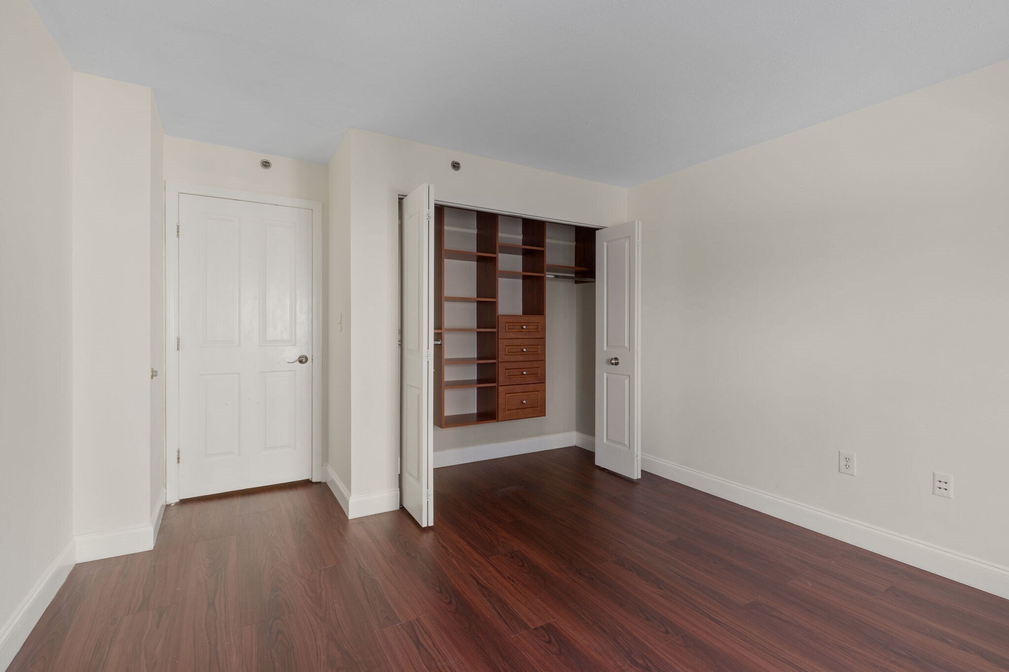 Building Photo - 8 Museum Way