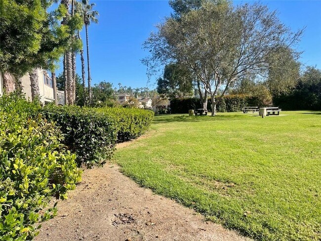 Building Photo - 26592 Las Palmas