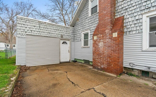 Building Photo - 410 Dunlap St