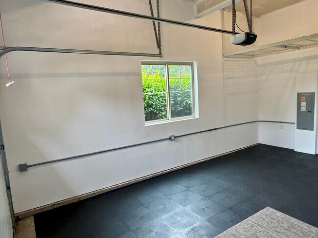 Building Photo - Stunning Bainbridge Island 4 bedroom home....available now!