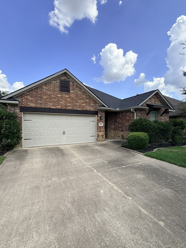 Building Photo - 4306 Rock Bend Dr