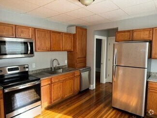 Building Photo - 99 Bellingham St