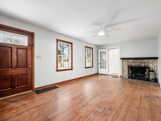 Building Photo - 495 Northview Dr