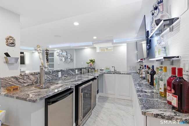 Building Photo - 508 Highland St