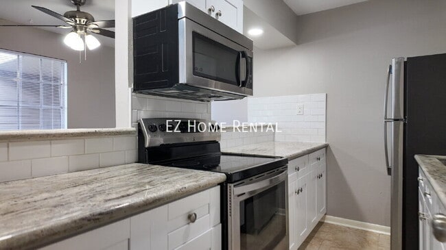 Building Photo - 2102 5th Ave N