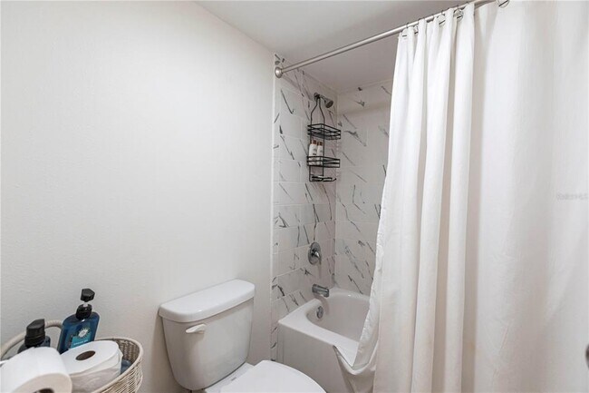 Building Photo - 1055 W Peppertree Dr