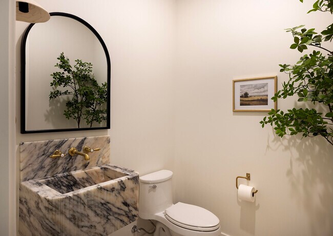 Building Photo - 80805 Vista Bonita Trail