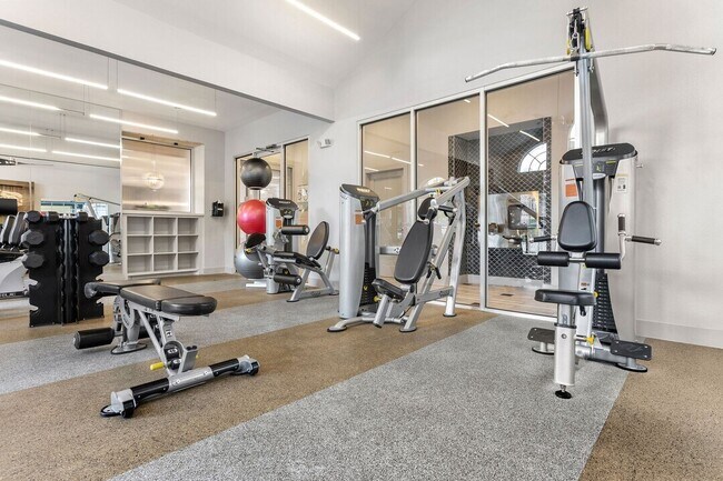 Building Photo - Live Elevated – 1 Bed / 1 Bath Luxury in K...