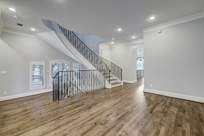 Building Photo - 6618 Wanita Pl