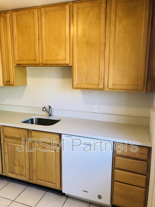 Building Photo - 3735 E 13th Ave