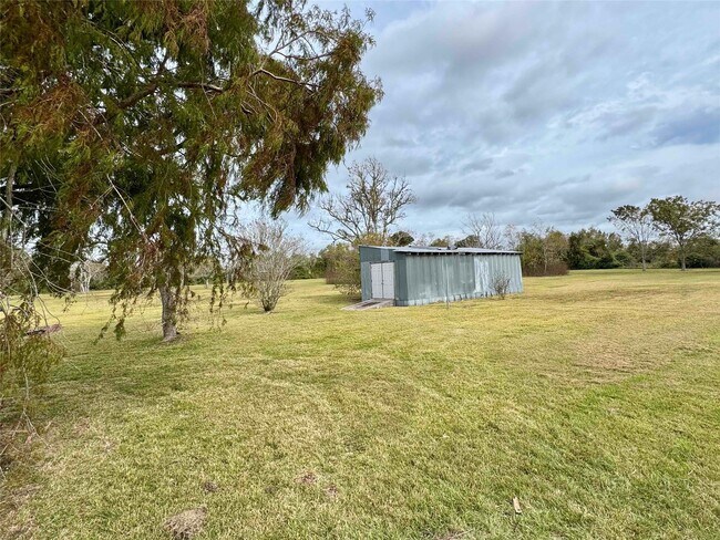 Building Photo - 6215 Hwy 35 Bypass