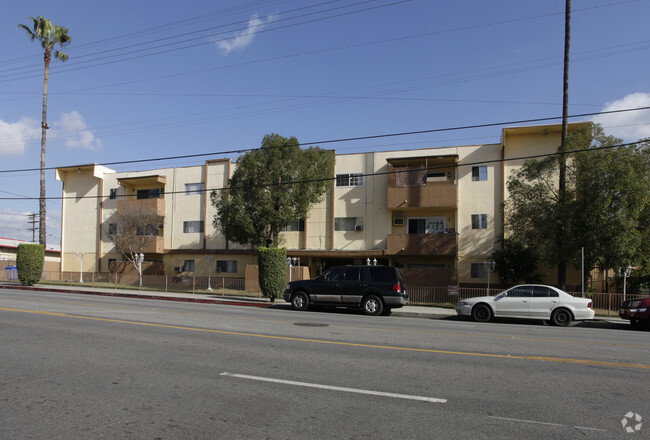 Primary Photo - Coldwater Canyon Apartments