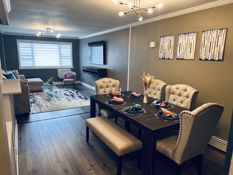 Building Photo - 37 Paerdegat 6th St