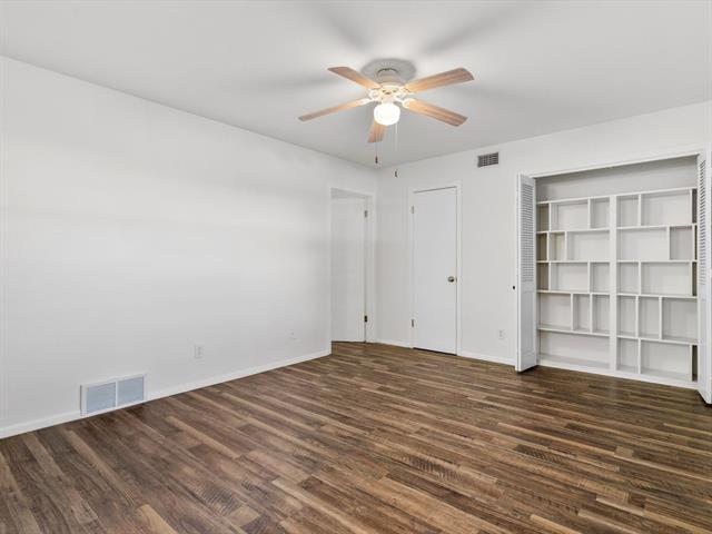 Building Photo - 4806 South Dr