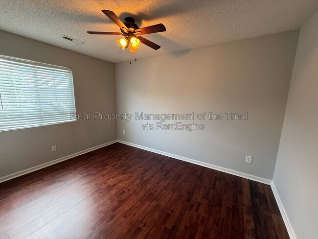 Building Photo - 809 Topsail Dr