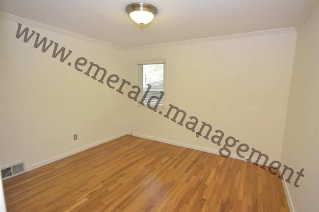 Building Photo - 2644 Harrington Dr